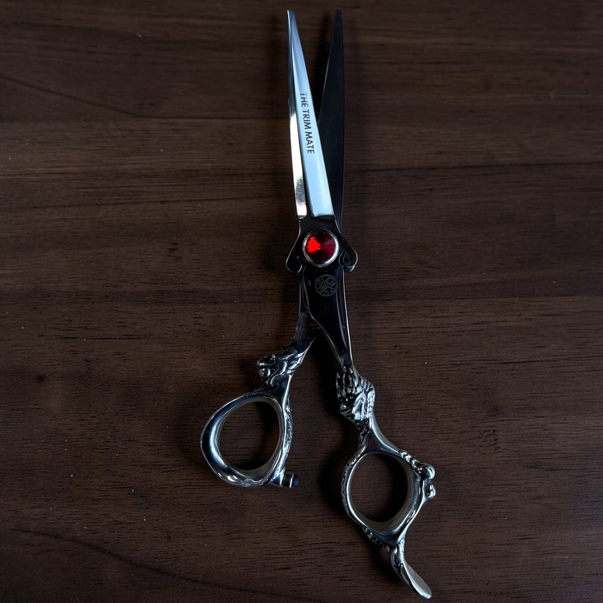 The Trim Mate Dragon Series professional scissors set with Japanese steel, featuring sharp, hand-sharpened thinning and cutting scissors.