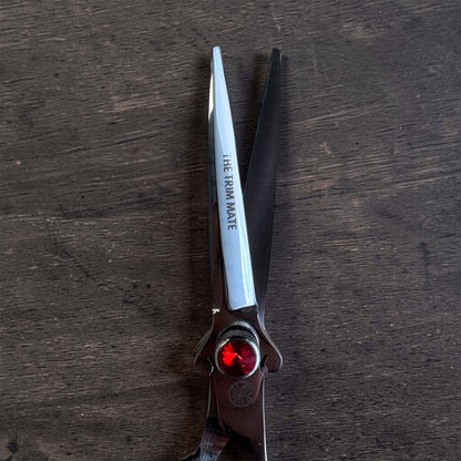 The Trim Mate Dragon Series professional scissors set with hand-sharpened Japanese steel, featuring four high-precision thinning and cutting scissors